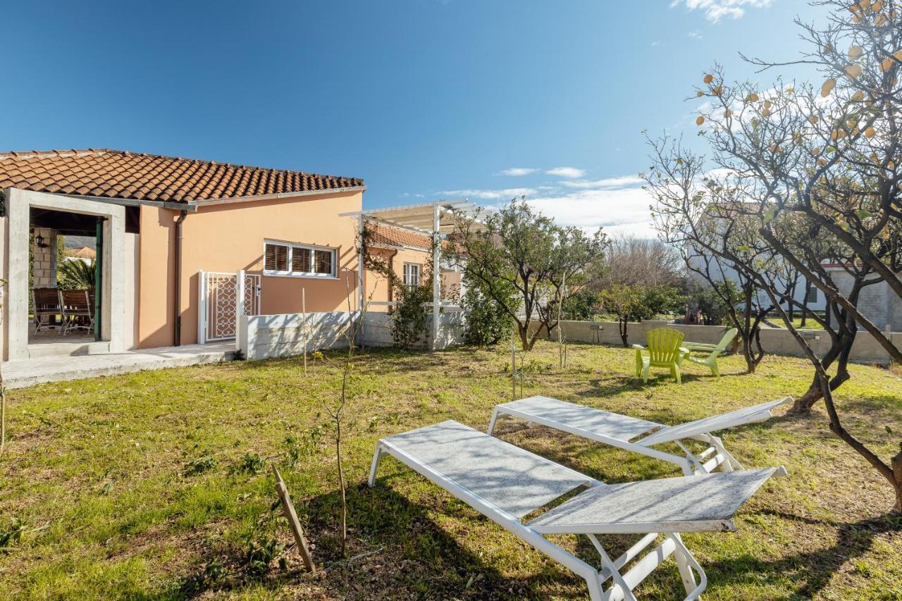 Stylish Mini-House With Garden & Beach Bijela Dış mekan fotoğraf